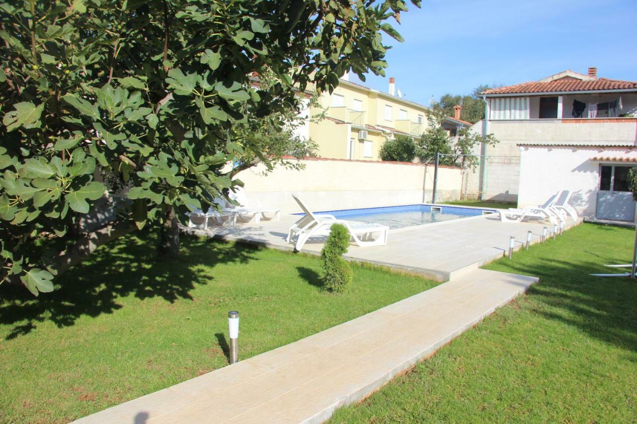 Vacation House "Viola" Фажана Екстер'єр фото
