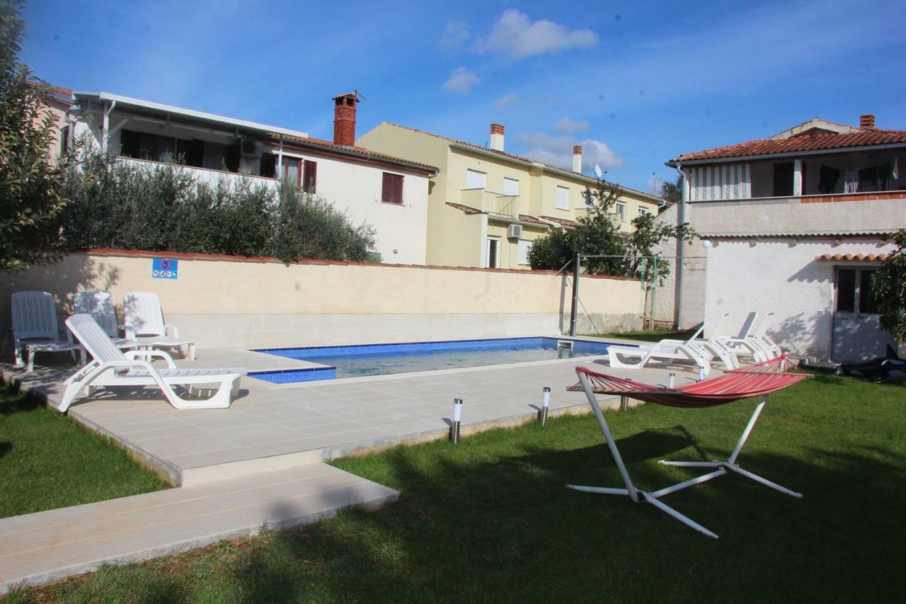 Vacation House "Viola" Фажана Екстер'єр фото