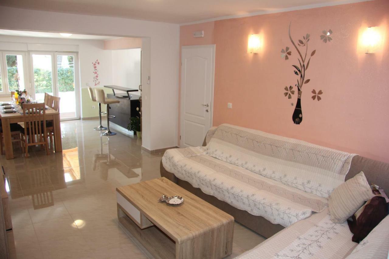 Vacation House "Viola" Фажана Екстер'єр фото